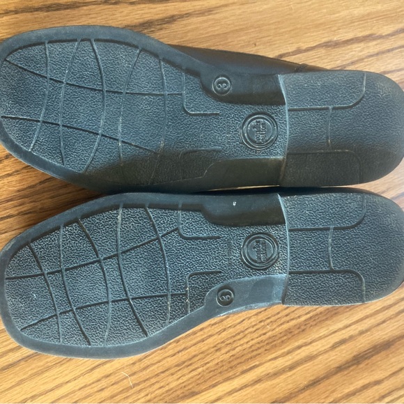 Boys sz 3 slip-on dress shoes NWOT…only wore once for wedding - Picture 4 of 7